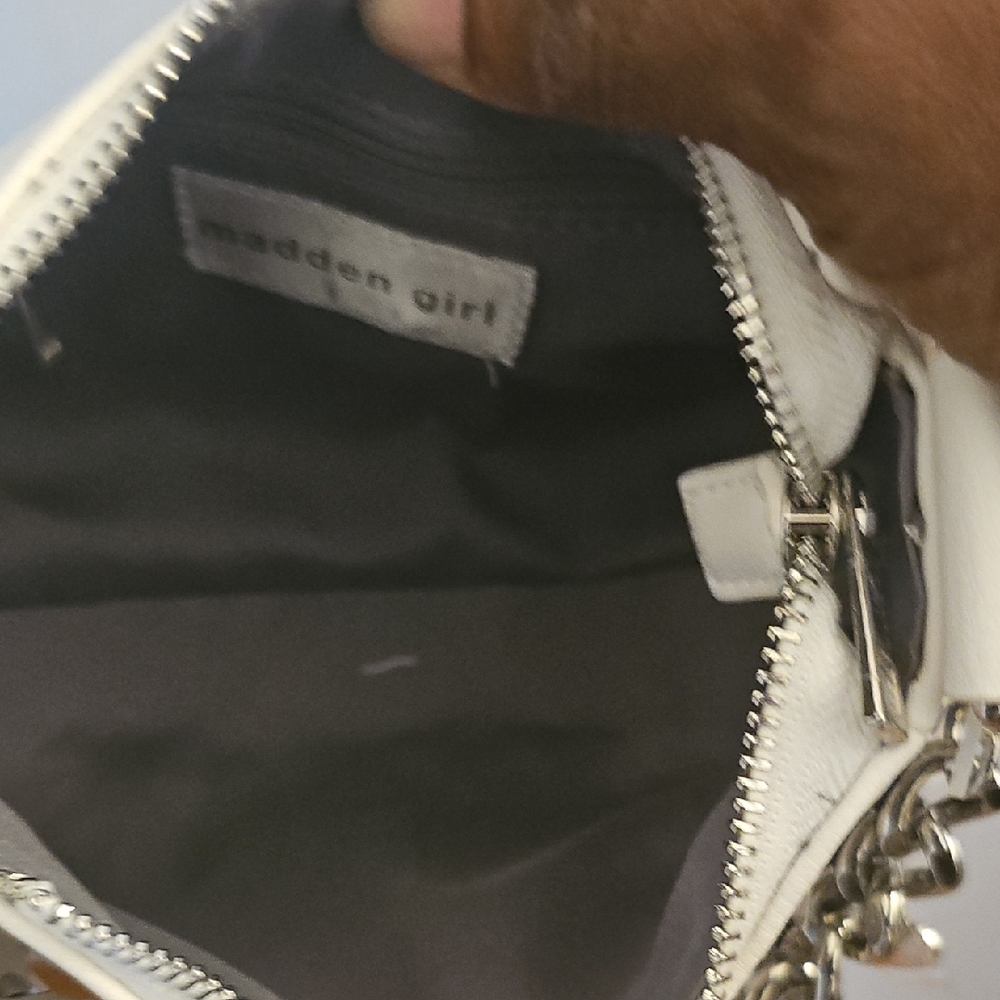 White Chain-Embellished Women's Bag - Picture 9 of 10